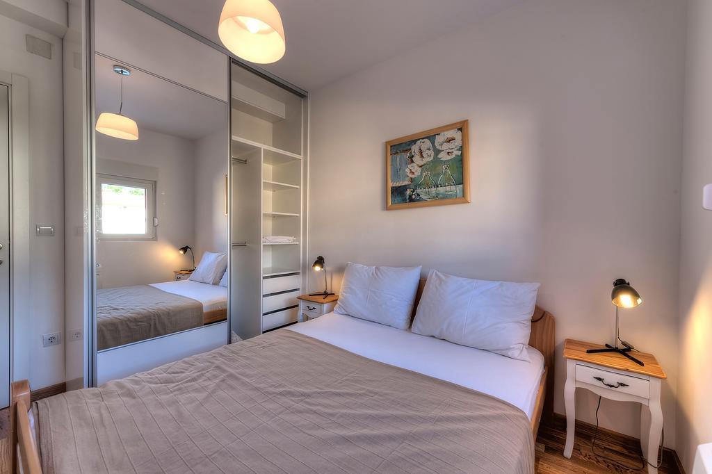Apartments Delfin Tivat Exterior foto